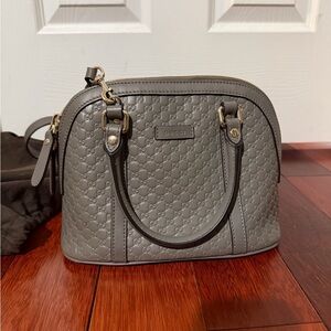 Gucci Elegant Gray Leather Bag